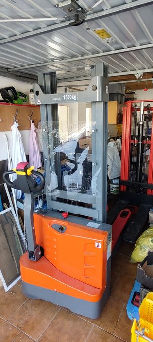 Elektryczny wózek podnośnikowy 1500 kg Jazgot!