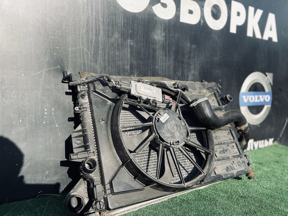 Кассета Ford Focus 3 Радиатор Форд Фокус 3 Вентилятор Интеркуллер Mk3