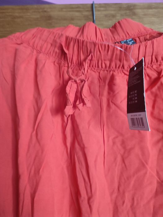 Nowa spódnica z wiskozy 42