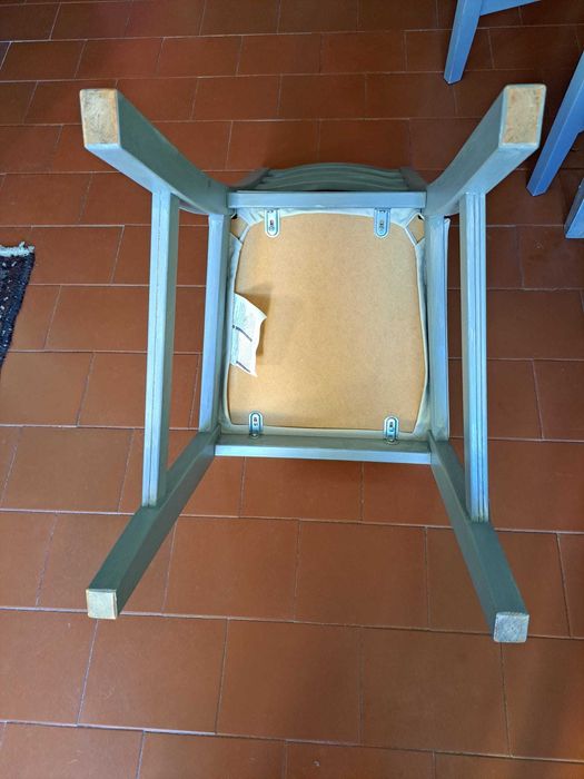 Cadeiras confortáveis,giríssimas - são 4 iguais