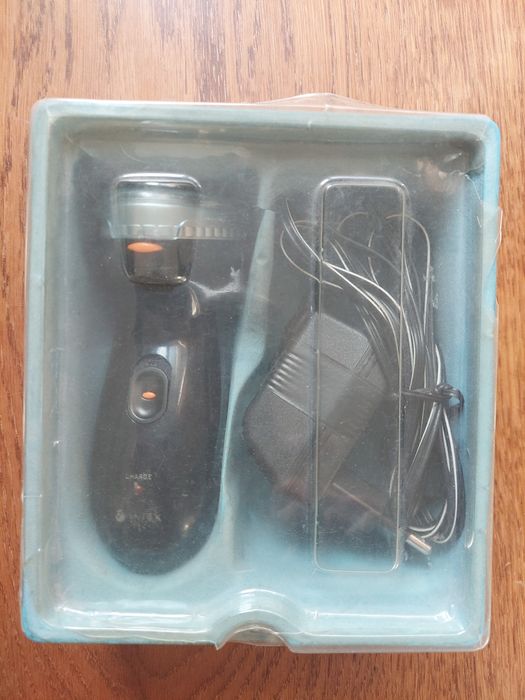 Электробритва аккумуляторная Vitek VT-1373 B