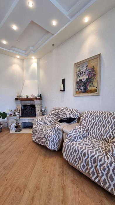 Продається стильний жилий будинок з меблями та технікою