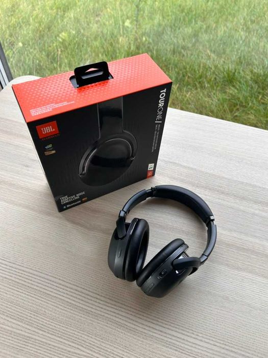 Słuchawki JBL Harman Tour One