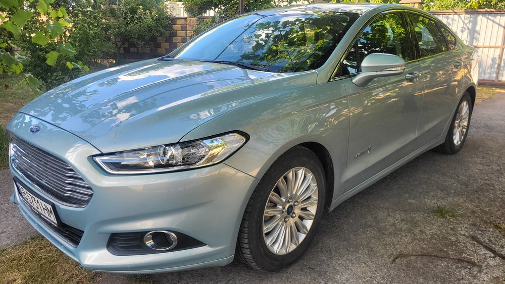 Продам власний Ford Fusion Hybrid SE