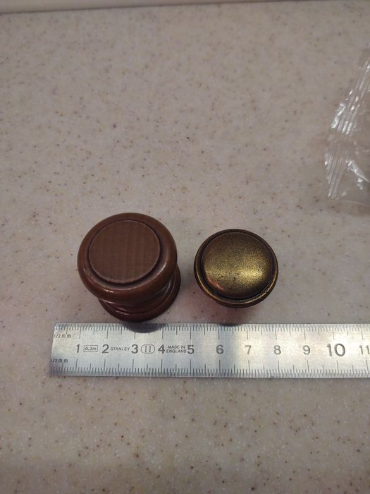 Ручки для мебели и дверей.