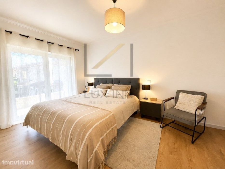 Andar de Moradia T2 + 1 Duplex Remodelado com Cave, Garagem Box e L...