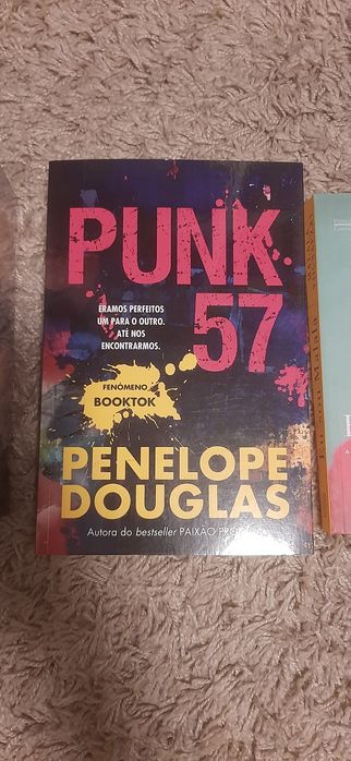Livros (Harry Potter, Punk 57, Eu sou Malala)