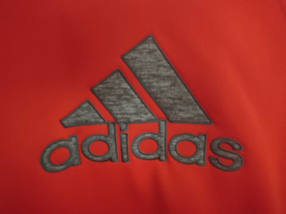 Camisola Adidas Vermelha e Preta com capuz