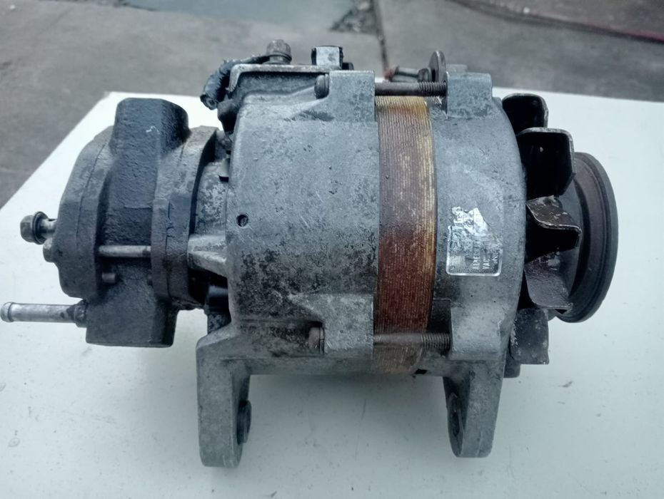 Генератор дизельного автомобіля Ford Transit