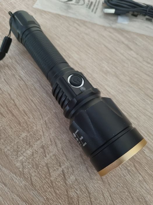 Latarka LED taktyczna Vayox