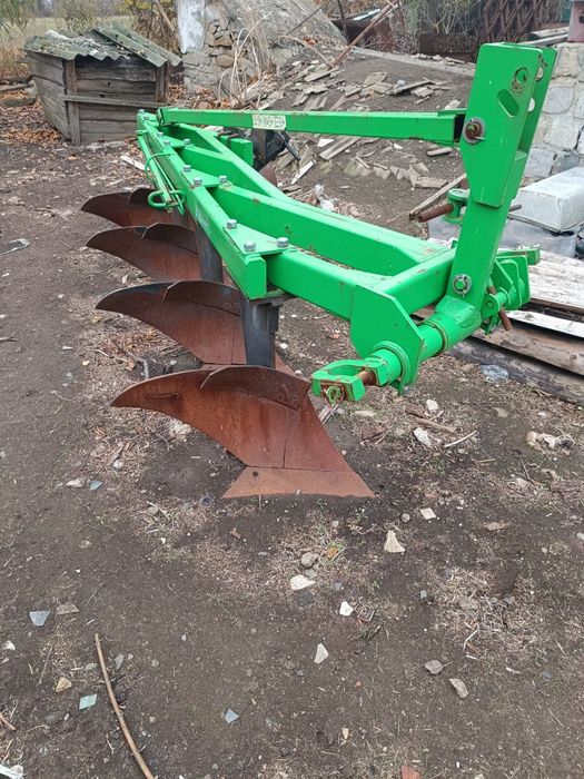 Плуг 4х корпусний