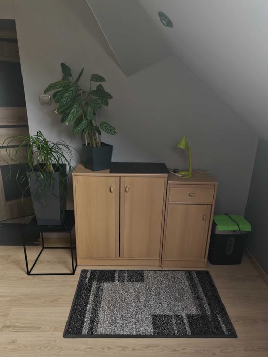 Zestaw 7 mebli pokojowych/biurowych - szafa, regał, komody, biurko