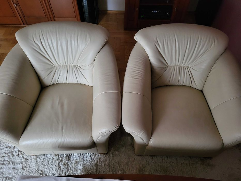Piękny wypoczynek skórzany z dwoma fotelami firmy KLER