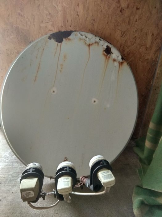 Продам супутникову антену б/у,спутниковую антену.