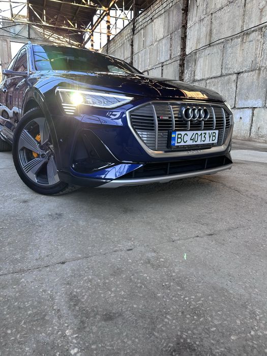 Авто Audi E-Tron 55 електро 95кв Європа Q8