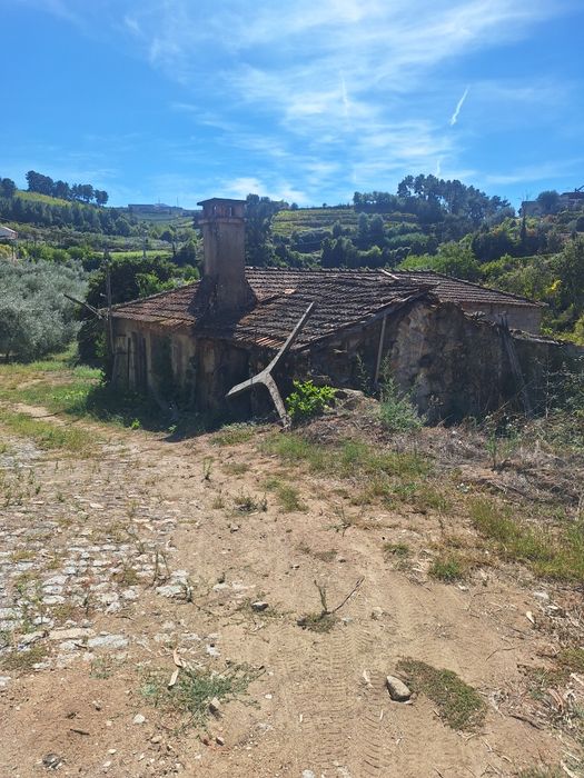 Casa de ruina con terreno