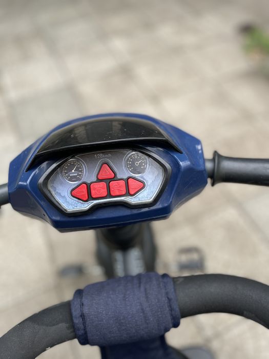 Триколісний велосипед Crosser