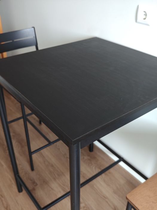 Mesa alta de cozinha/bar c/ 2 cadeiras (IKEA)