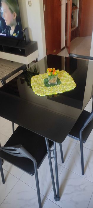 Mesa de cozinha pequena