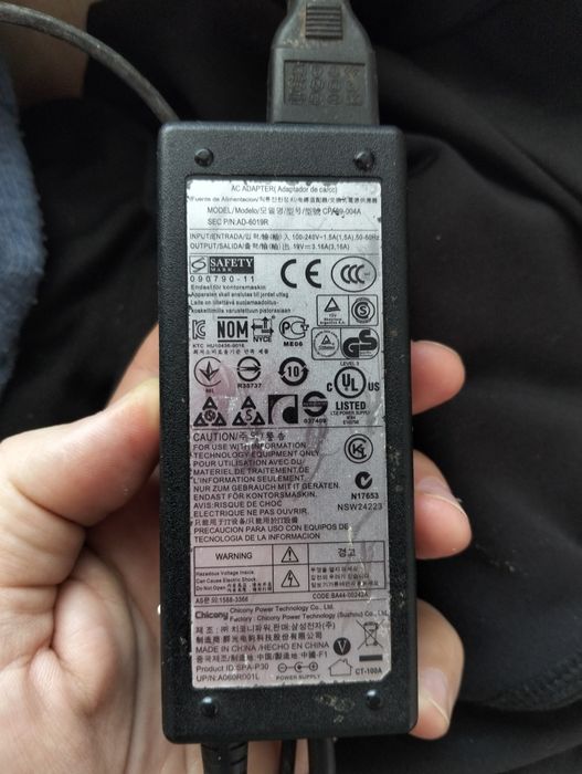 Блок живлення ноутбука Samsung