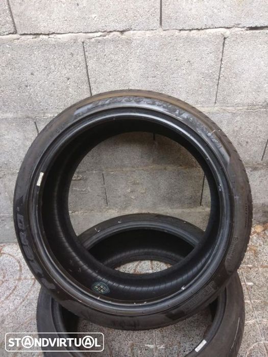 Ref 004 // 2 pneus 275/35/21´ Pirelli Pzero 103Y com 70% piso