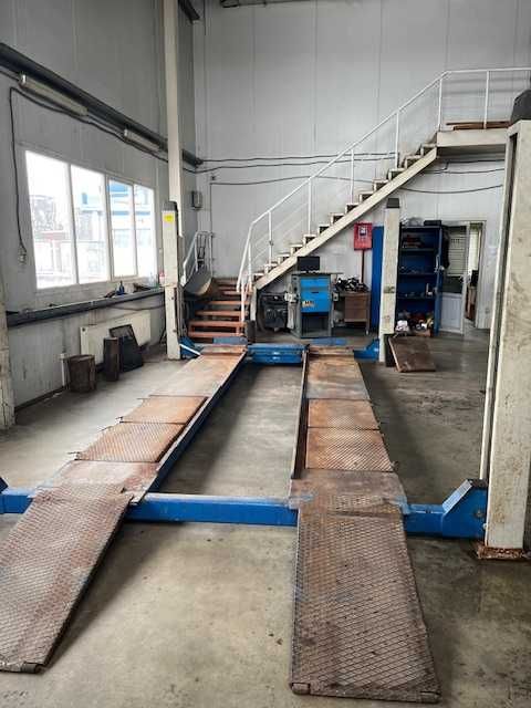 Підйомник б/у для СТО 4 т. Виробництво Італія ОМА. чотирьох стоечний.