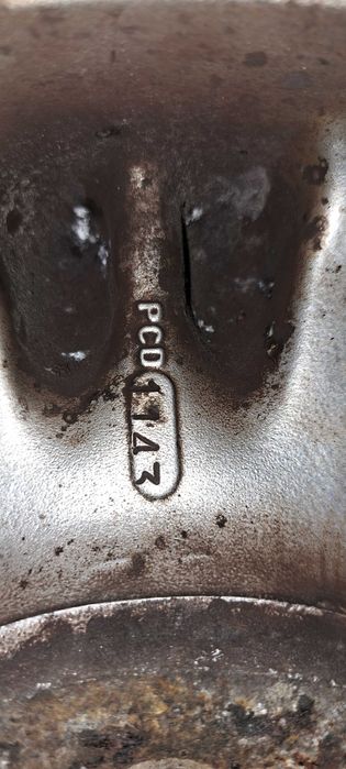 Sprzedam felgi stalowe 14" (opel) i aluminiowe 15" (hyundai)