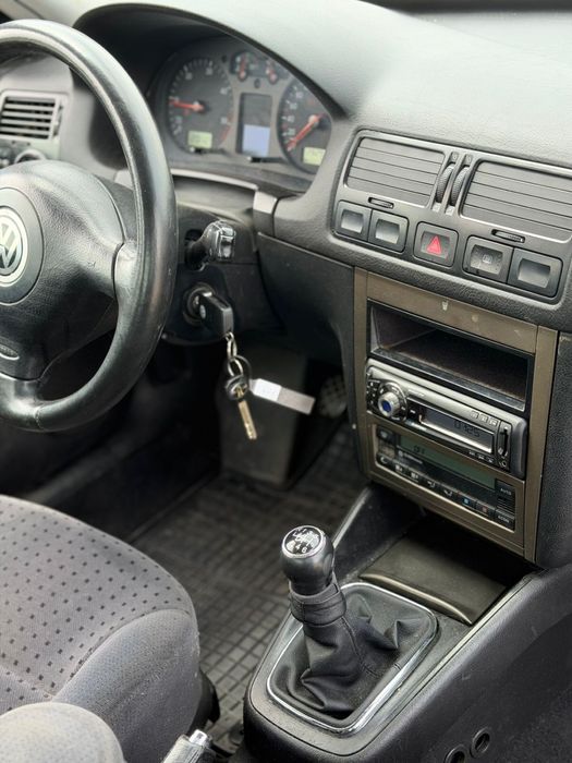 Volkswagen  Bora 1.9tdi