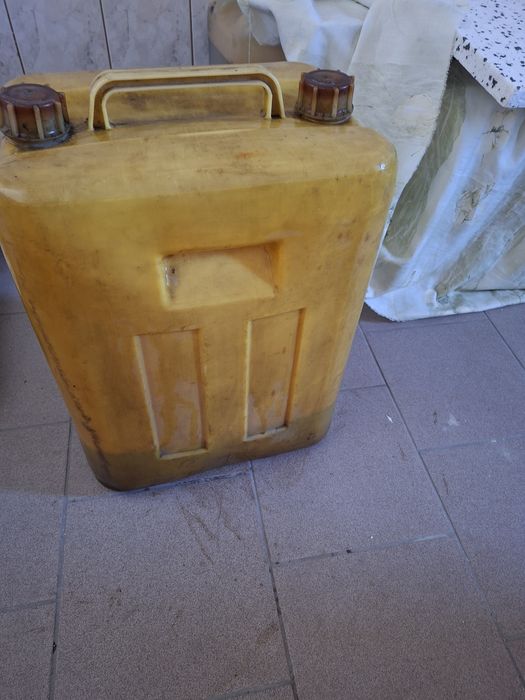 Baniaki, pojemniki pcv, czyste, po środkach piorących 25l