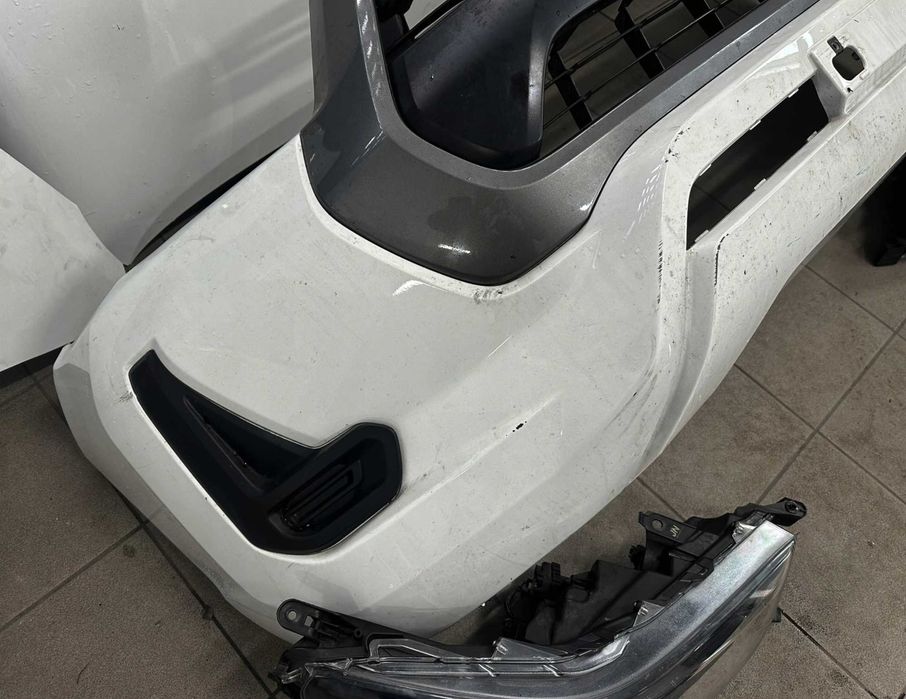 Разборка Шрот TOYOTA HILUX VIII 21- капот и другие запчасти