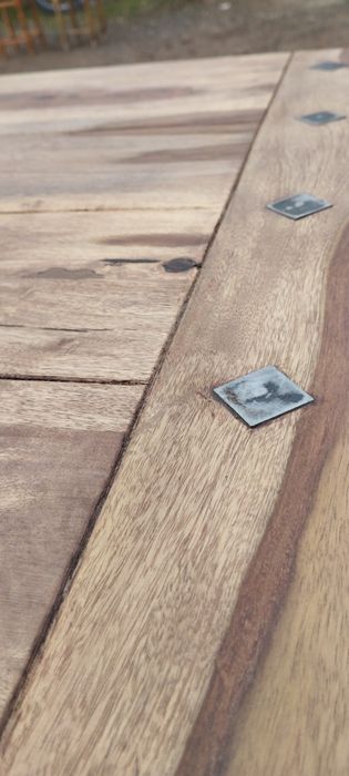 Stół z drewna egzotycznego. 3 sztuki