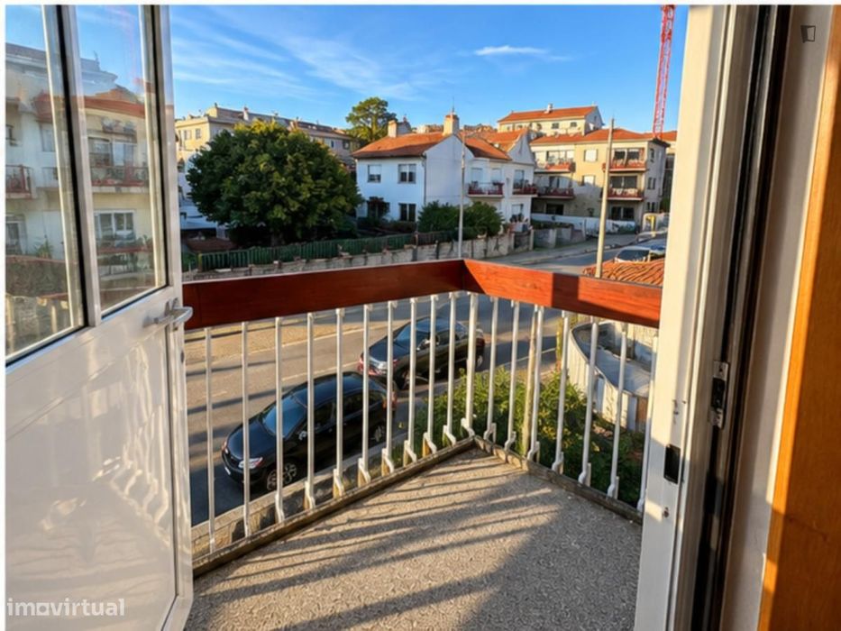 Quarto - localizado em Mafamude Porto