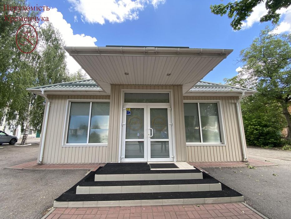 Продаж / окремо стояча будівля під бізнес