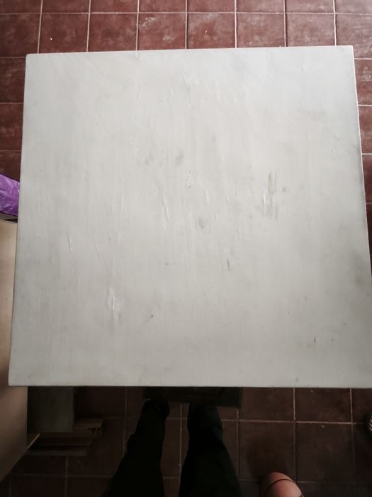 Mesa antiga em madeira