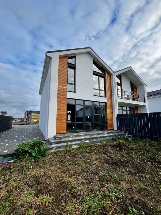 Продаж Дуплексу в новому котеджному містечку всього в 30 км від Києва