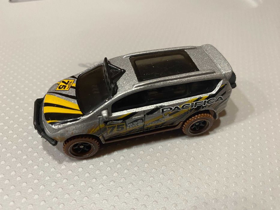 Hot Wheels - "Chrysler Pacifica"