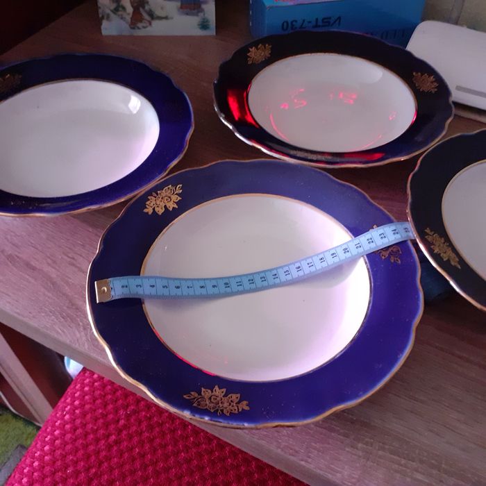 Тарелки фарфоровые новые