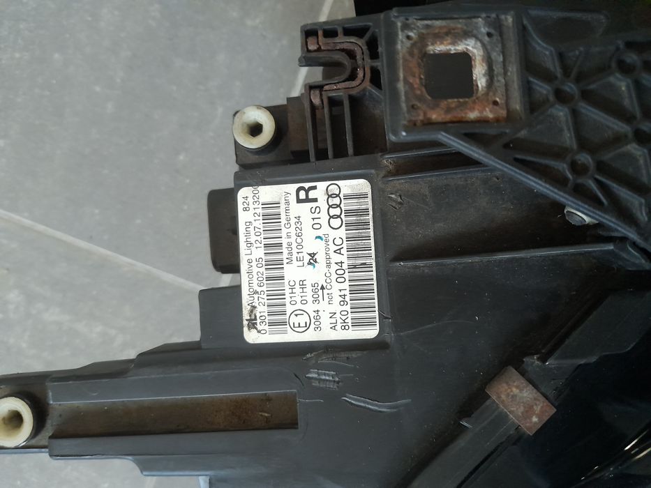 Farolim / Farol/ Oticas Audi A4 B8 Avant 2012
