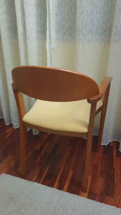 Cadeira Maciça em Madeira Faia com Assento/Almofada em Veludo Amarelo - Para Secretária/Escrivaninha ou para Decorar um Quarto