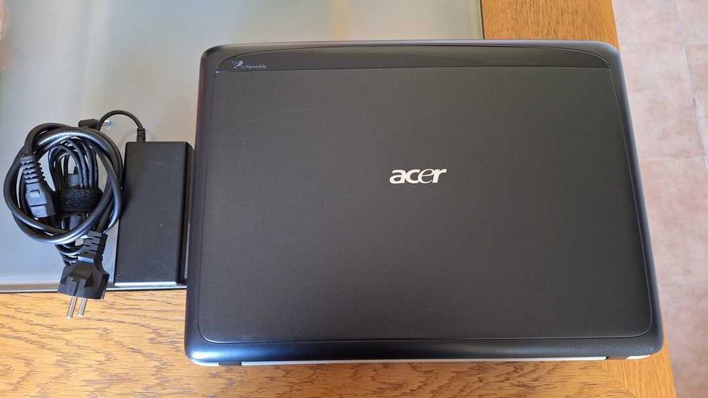 Acer 7220 17"- AMD TL64 2.2GHz- 4GB Ram- SSD 120GB+500GB