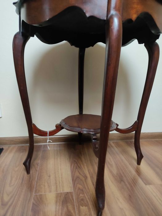 Stół machoniowy oktagonalny