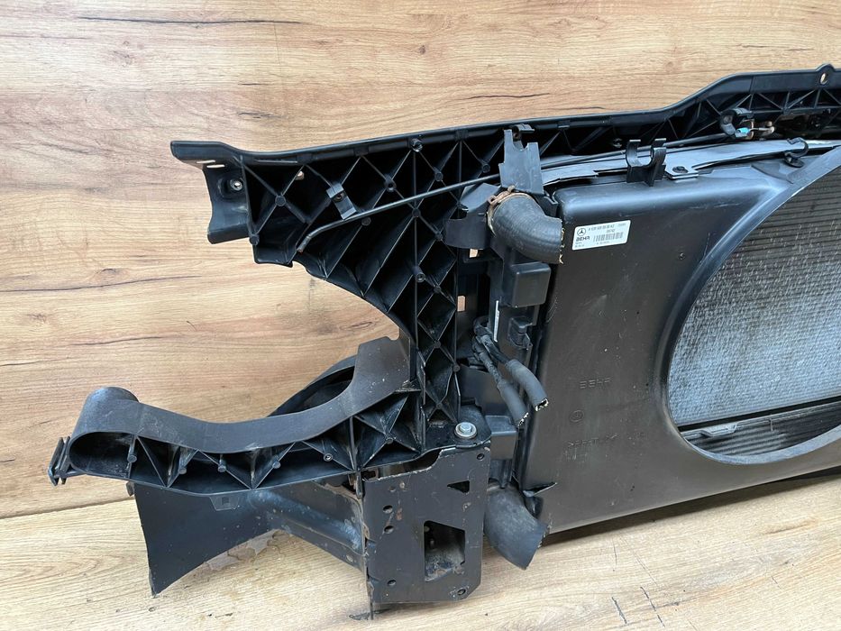 Pas przedni Mercedes Vito