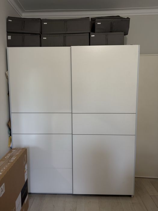 Roupeiro duas portas branco