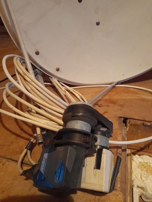 Antena satelitarna 80cm.
