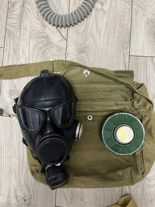 Обміняю противогази