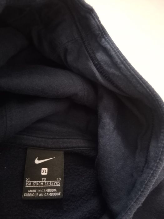 Granatowa bluza z kapturem Nike