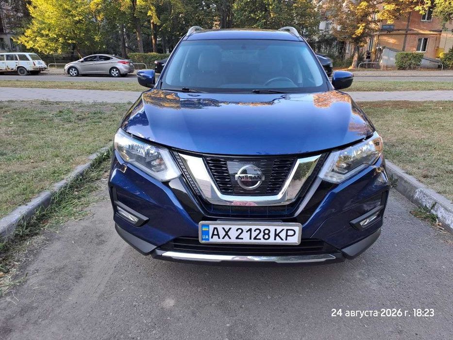 Продам автомобиль Nissan Rogue 2017 SV