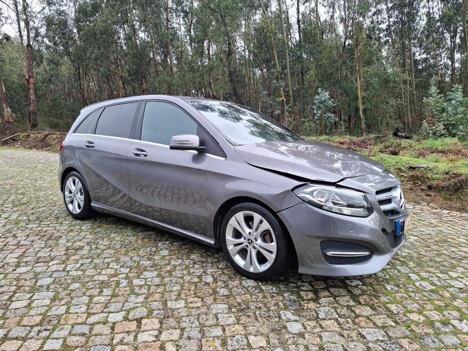 Mercedes B 180 d Style [CX Automatica]  111 Mil kms Nacional de 2018