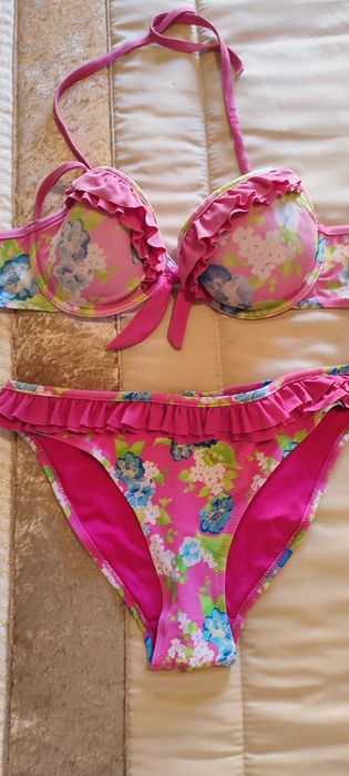 Biquinis para Senhora. Com cores de verão e praia!
Tamanho L e XL. Tod