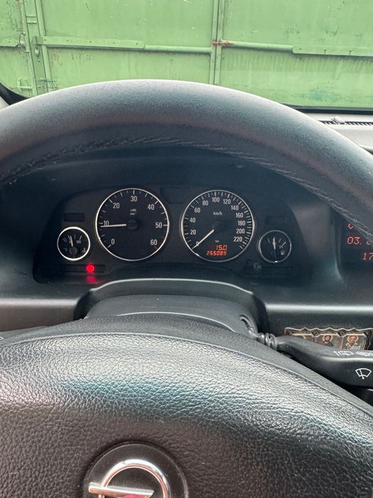 Автомобіль opel zafira A